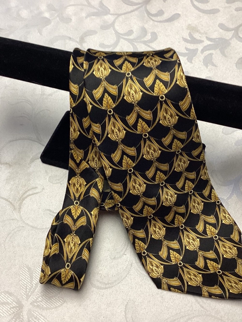 Men’s silk tie by Peter Thomas